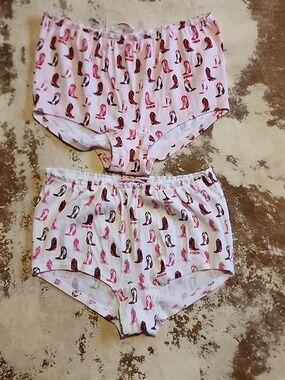 Pink VS Boyshort Panty Set. Size: M